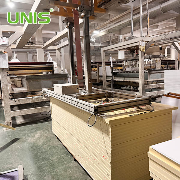 UNIS الحجم الساخن: 4*8 بولي كلوريد الفينيل ورقة رغوة موسعة بولي كلوريد الفينيل رغوة المجلس 8 مللي متر سينترا 