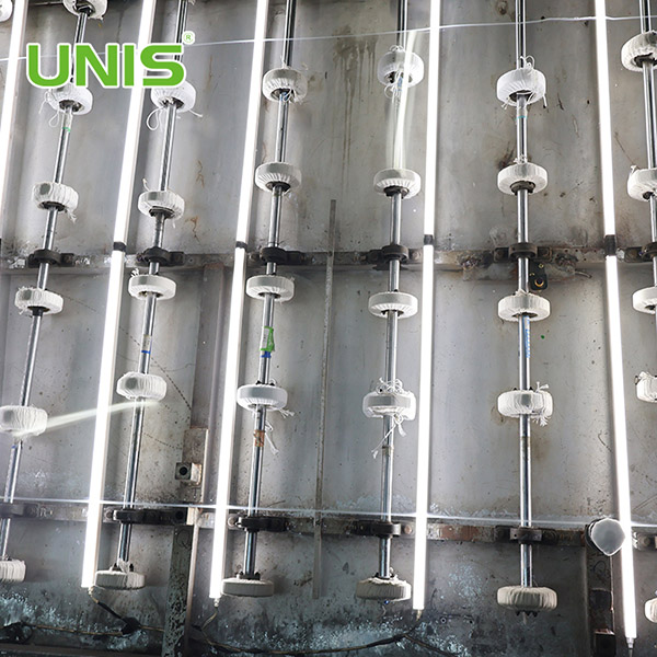 UNIS 1220 × 2440 مم لوح أكريليك شفاف